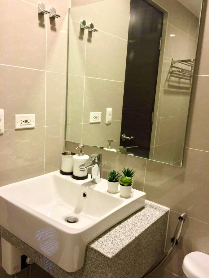 Daniella'S Modern & Cozy Suite In Uptown Bgc Manila Exterior foto